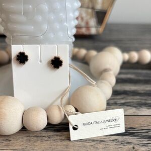 Moda Italia Black Clover 2 D Earrings